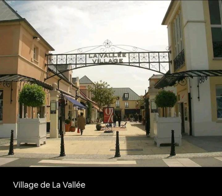 Appartement 2 Pieces 5Min Gare Val D'Europe Parking Inclus Montevrain Ngoại thất bức ảnh
